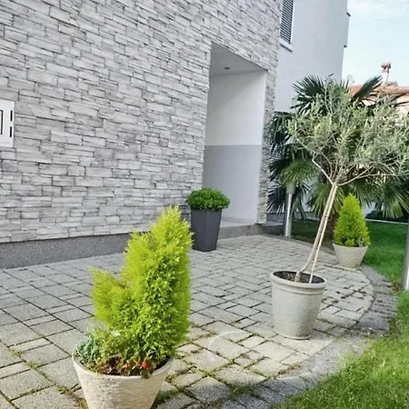 Apartment Dragica