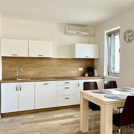 Apartment Dragica